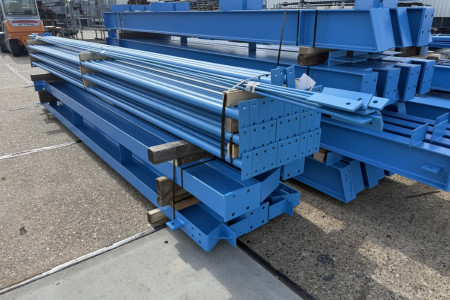 15.00 x 55.00m (825m²)